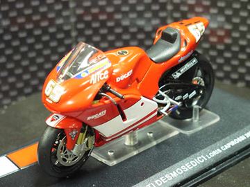 Afbeelding van Loris Capirossi Ducati Desmosedici 2004 1:24