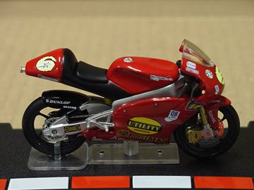 Afbeelding van Mirko Giansanti Aprilia RSW125 2004 1:24