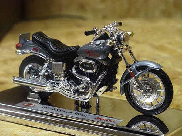 Picture of Harley FXS Low Rider 1977 1:18 (17)