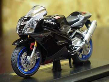 Afbeelding van Aprilia RSV1000R zw. 1:18