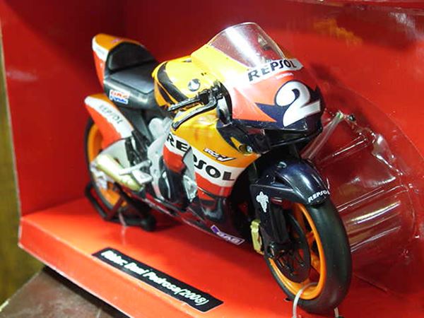 Picture of Dani Pedrosa Honda RC212V 2008 1:12 43333