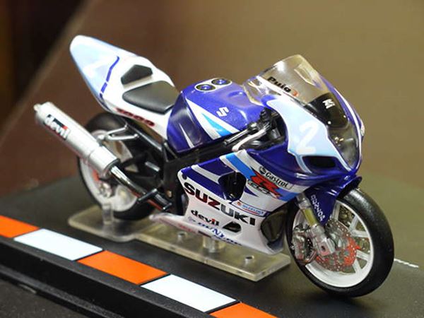 Suzuki GSX-R === Modell 1:24 === Motorcycle === Le Mans 2004