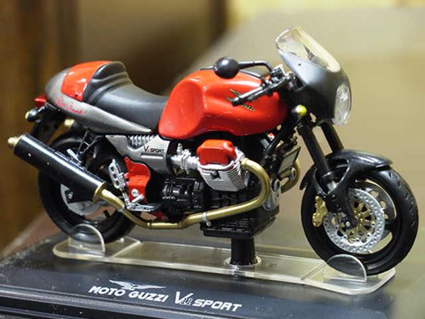 Picture of Moto Guzzi V11 sport 1:24