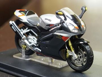 Afbeelding van Aprilia RSV1000R 1:24