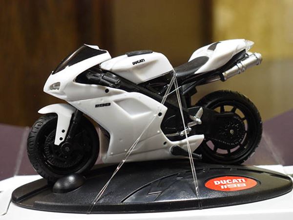 Picture of Ducati 1198 1:24