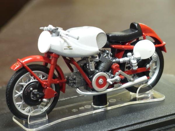 Picture of Moto Guzzi Bicilindrica 500 1:24