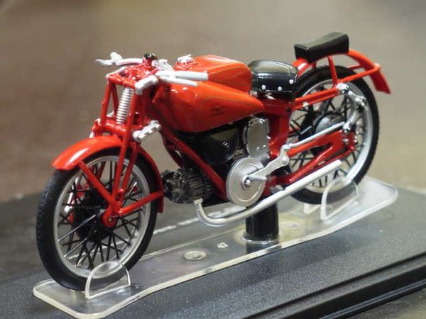 Picture of Moto Guzzi 250 Compressore 1:24