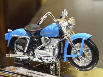 Afbeelding van Harley Davidson K model 1952 1:18 (27)