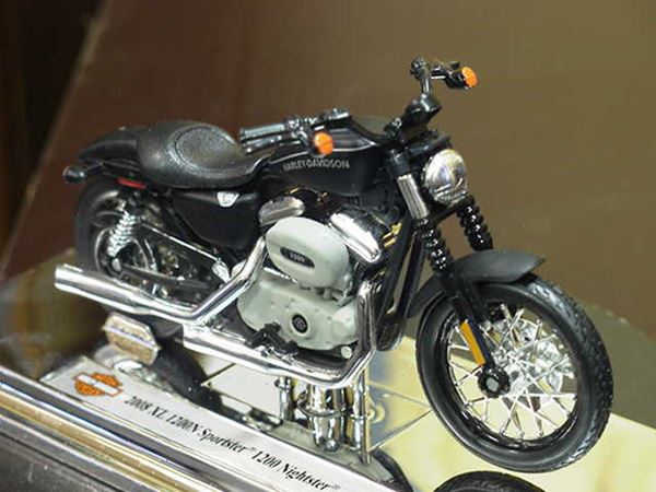 Picture of Harley XL1200N, Sportster, Nightster 1:18 los (59)