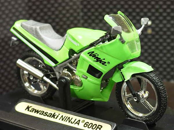 Picture of Kawasaki Ninja 600R 1:18 Motormax