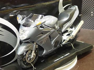 Afbeelding van Honda CBR1100XX  Blackbird grey 1:12 600103