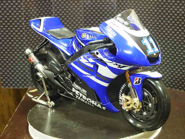 Picture of Ben Spies Yamaha YZR-M1 2011 1:10 31194