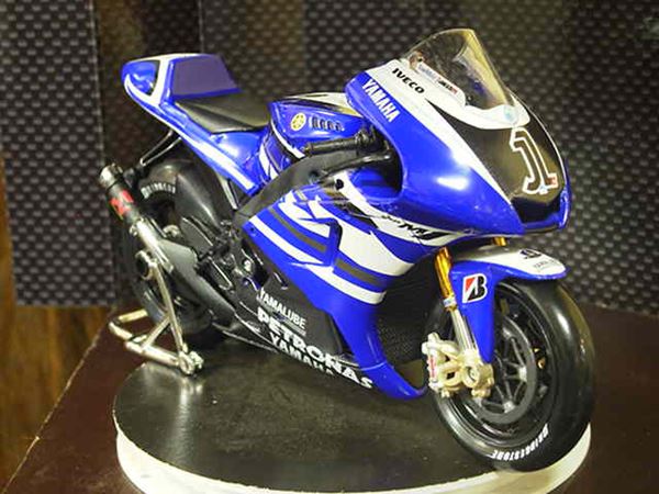 Picture of Jorge Lorenzo Yamaha YZR-M1 2011 1:10