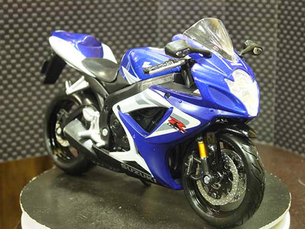 Picture of Suzuki GSX-R750 blue/wht 1:12 31153