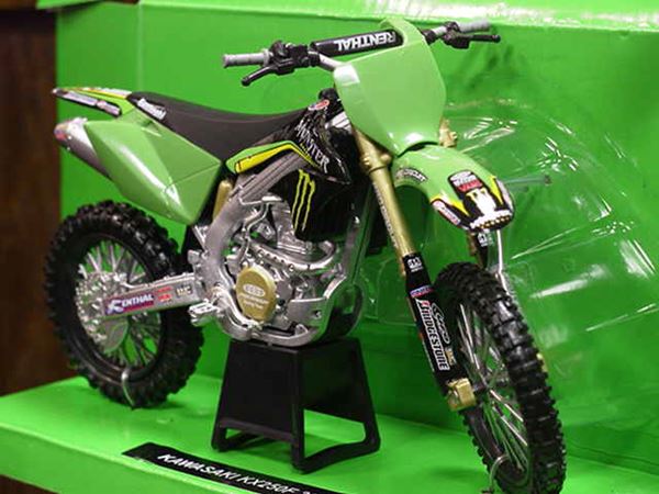 Kawasaki KX250F pro circuit 2008 1:12