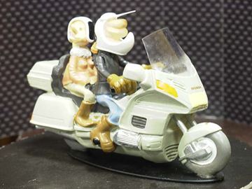 Afbeelding van Joe Bar Josie & Jeremie Honda 1500 Goldwing 1:18 jb67 los