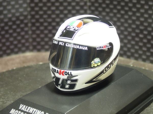 Picture of Valentino Rossi  AGV helm 2005 Sepang 1:8 397050066