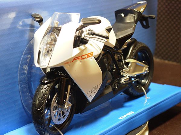 Picture of KTM RC8 white 1:12 600602