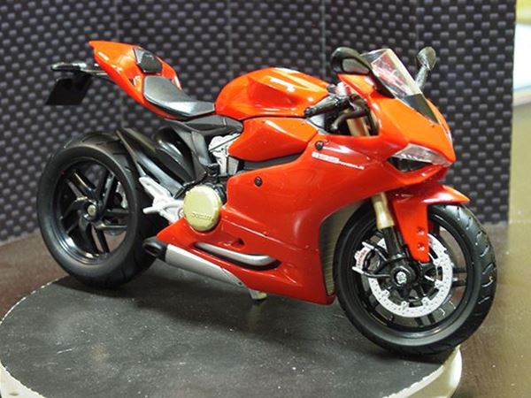 Picture of Ducati 1199 Panigale 1:12 31101