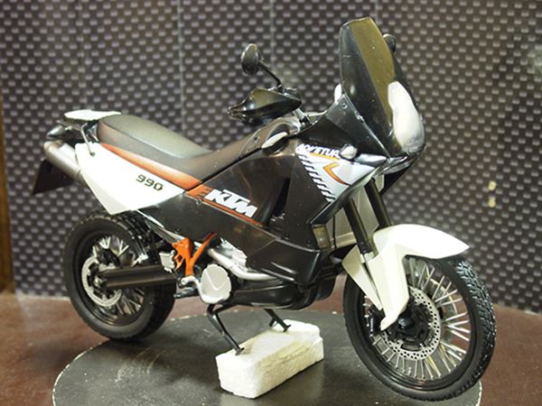 Picture of KTM 990 Adventure 1:12