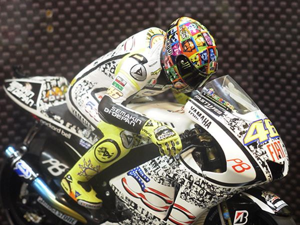 Rossi figuur riding 2010 Laguna Seca1:12