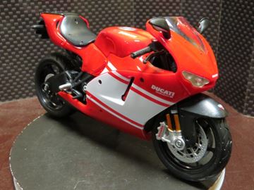 Afbeelding van Ducati Desmosedici RR 1:12 red/white