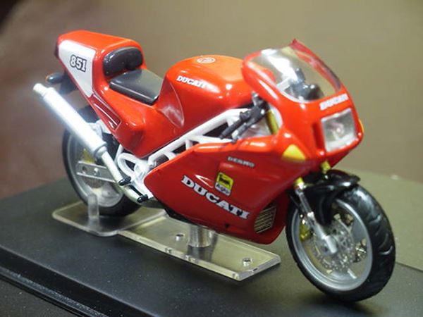 Picture of Ducati 851 Superbike 1:24