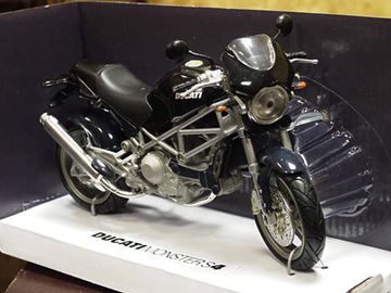 Afbeelding van Ducati Monster S4 zwart 1:12