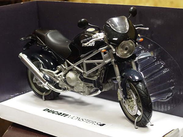 Picture of Ducati Monster S4 zwart 1:12