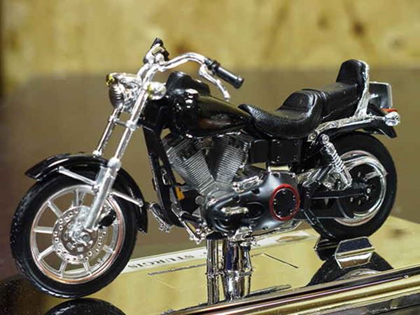 Picture of Harley FXDB Sturgis 1991 1:18 (35)