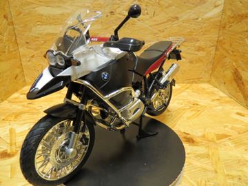 Afbeelding van BMW R1200GS white 1:9 00200