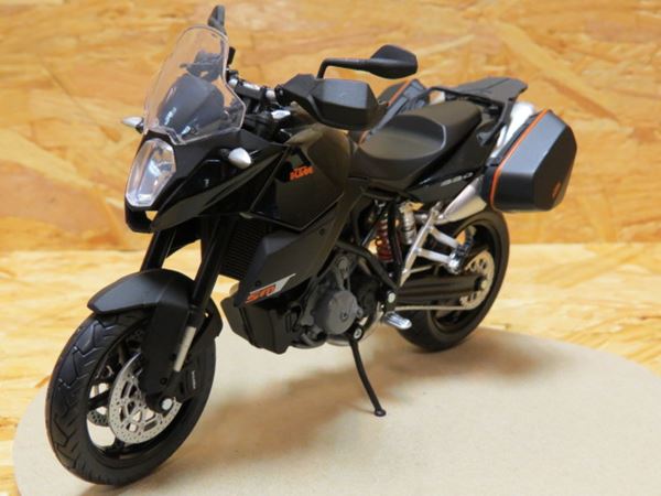 Picture of KTM 990 SMT black 1:12 601702