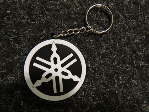 Picture of Keyring Yamaha stemvork black