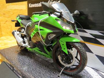 Afbeelding van Kawasaki Ninja green/blk 1:12 605303