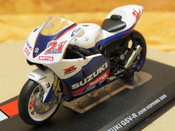 Picture of John Hopkins Suzuki GSV-R 2005 1:24