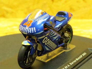 Afbeelding van Alex Barros Yamaha YZR-M1 # 4 MotoGP 2003 1:24