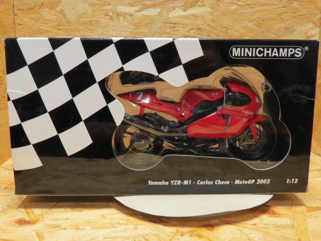 Miniature IXO 1/24 Yamaha YZR M1 #7 – Carlos Checa 2002, Collection, Sous Boîte