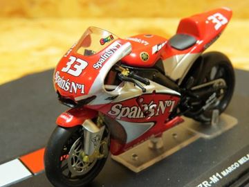 Afbeelding van Marco Melandri Yamaha YZR M-1 2004 1:24