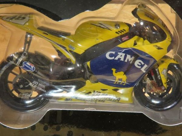 Yamaha YZR-M1 Valentino Rossi 2006 1:18 (Gebraucht) in für CHF 8 – mit