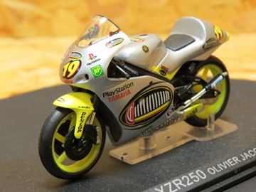 Afbeelding van Oliver Jacque Yamaha YZR250 2000 1:24