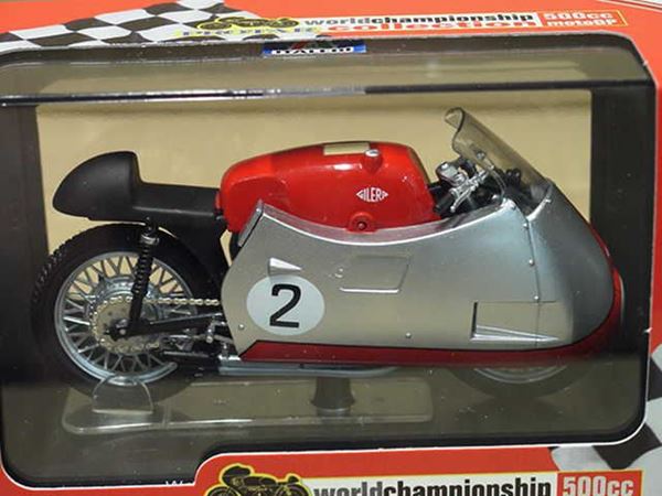 Picture of Geff Duke Gilera 4 cyl. 500cc. 1955 1:22