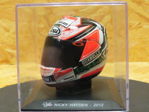 Picture of Nicky Hayden Arai helmet 2012 1:5