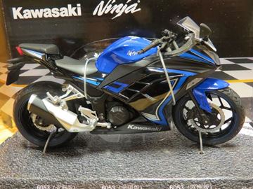Afbeelding van Kawasaki Ninja blue 1:12 605308