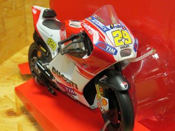 Afbeelding van Andrea Iannone Ducati Desmosedici 2015 1:12 57733