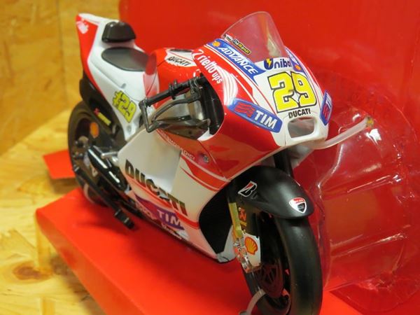 Picture of Andrea Iannone Ducati Desmosedici 2015 1:12 57733
