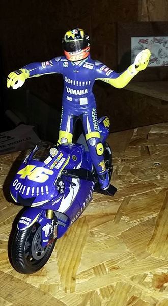 Miniature Yamaha YZR-M1 Rossi 2005 Minichamps 1/12 - Avec Figurine - Valence