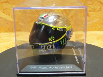 Afbeelding van Valentino Rossi AGV helmet 2015 Mugello 1:5