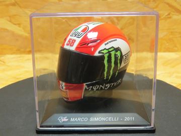 Afbeelding van Marco Simoncelli  AGV helmet 2011 1:5