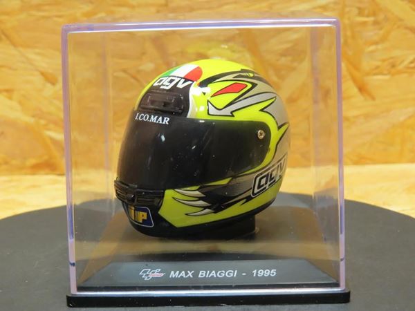 Picture of Max Biaggi AGV helmet 1995 1:5