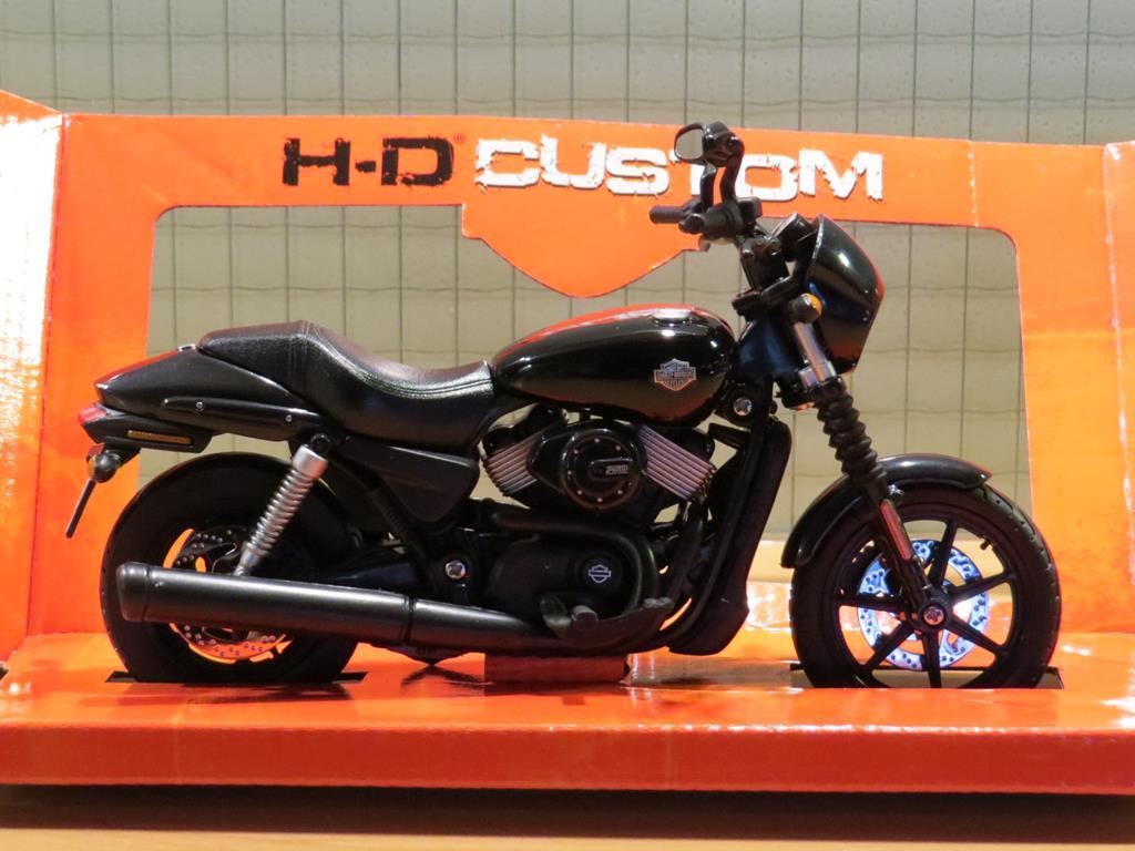 2022 FAT BOB 114 HARLEY DAVIDSON MOTO MAISTO SERIE 43 1/18 MODELLO